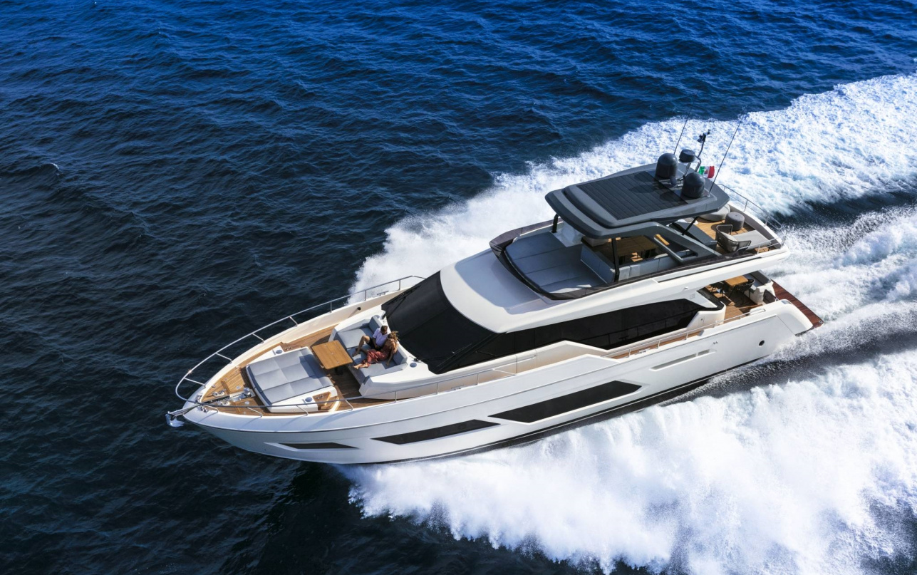 Новая Ferretti Yachts 720 доступна к заказу с поставкой уже в июле 2023 года.